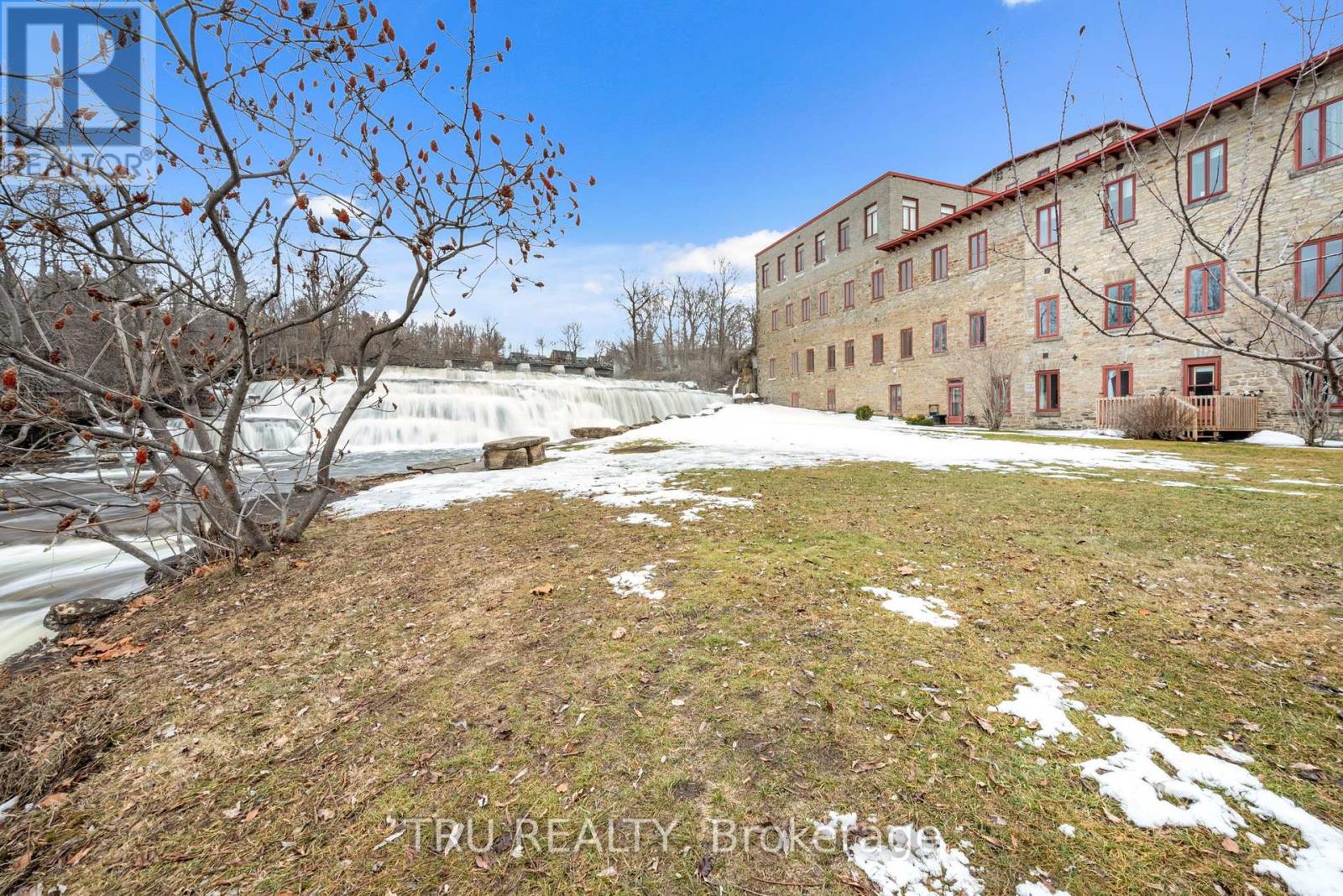 308 - 1 Rosamond Street E