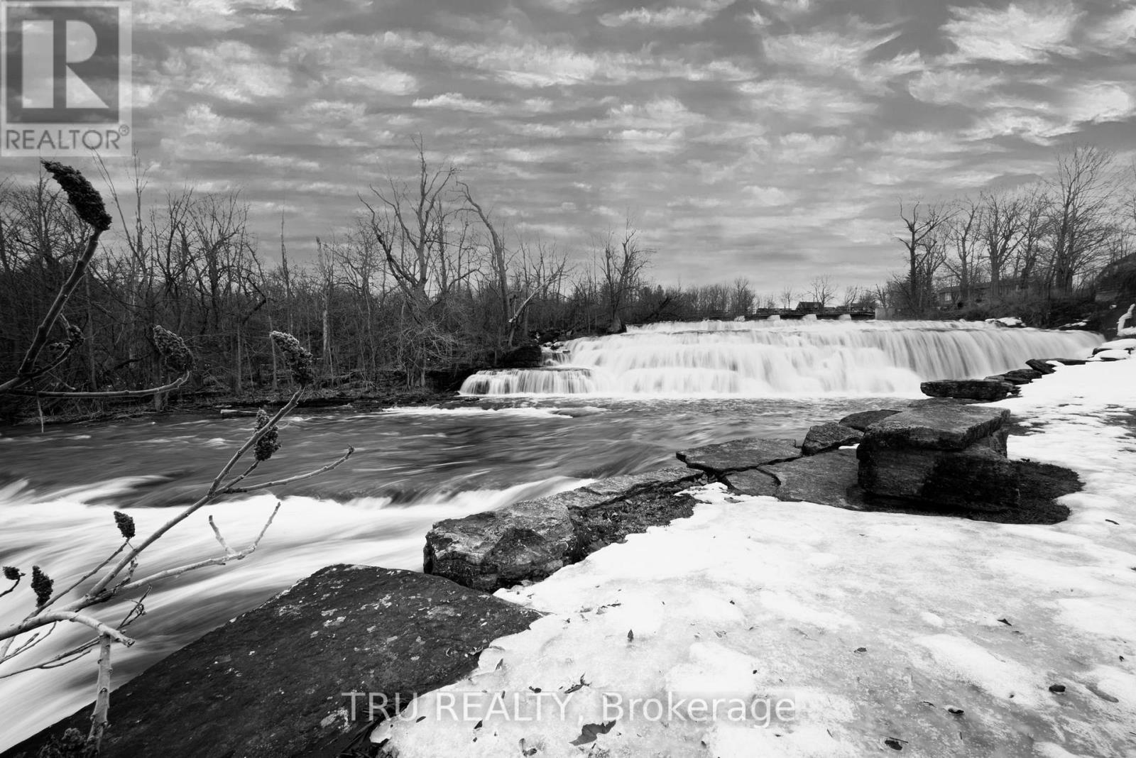 308 - 1 Rosamond Street E