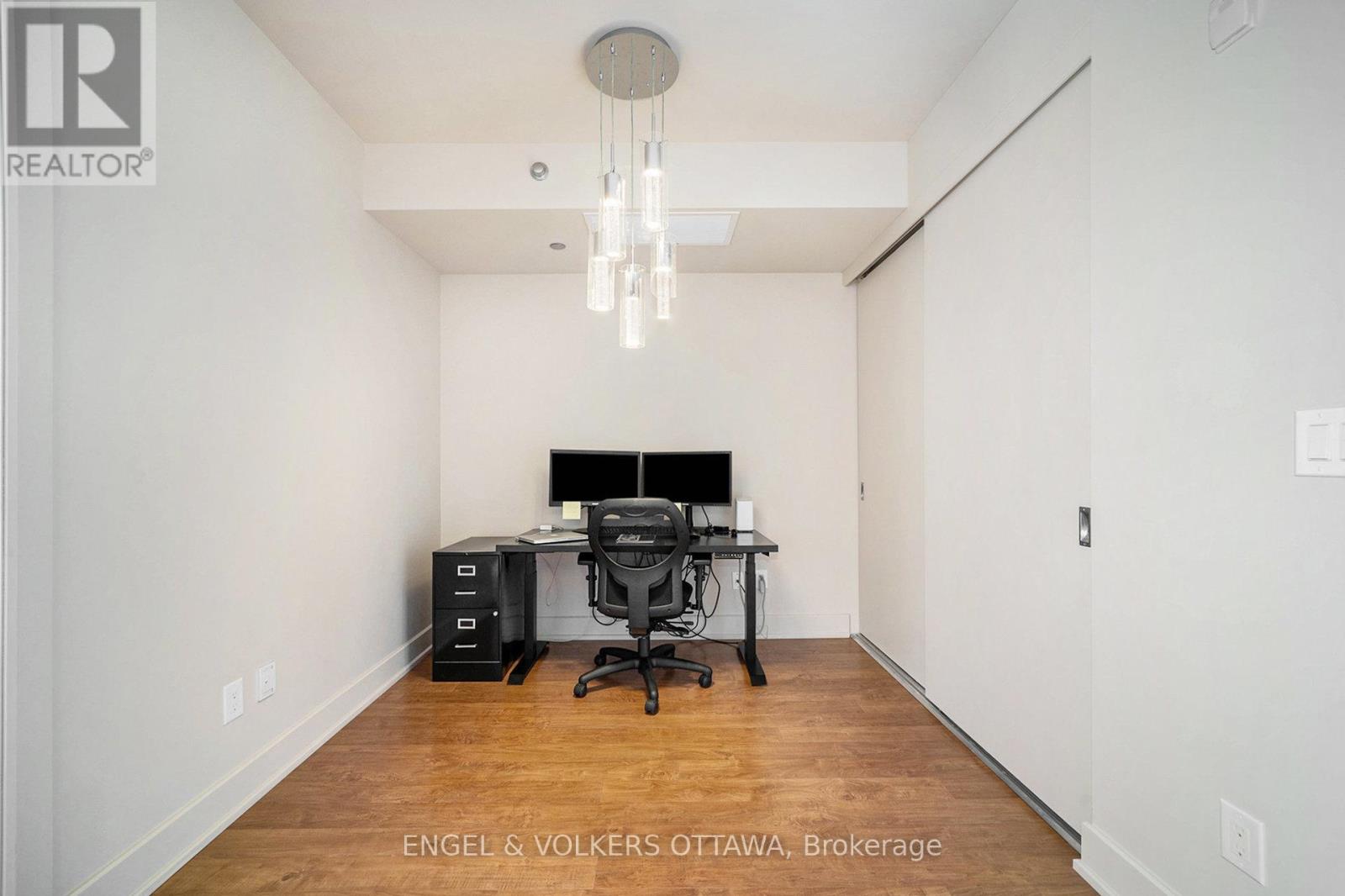 605 - 7 Marquette Avenue