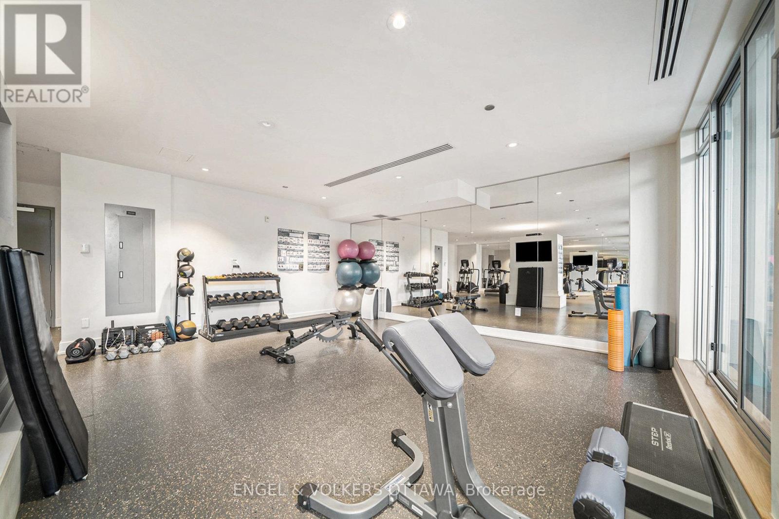 605 - 7 Marquette Avenue