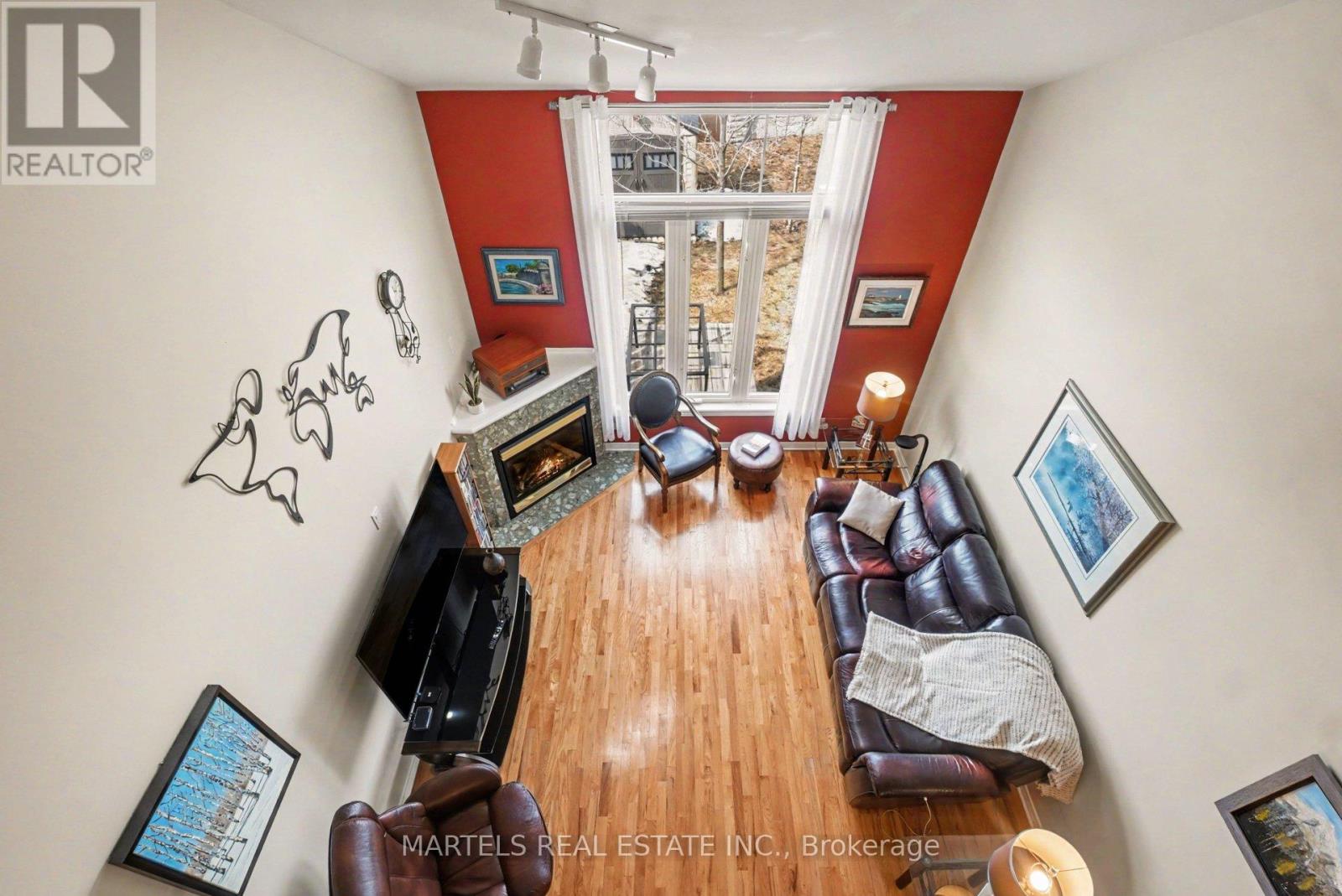 919 Markwick Crescent