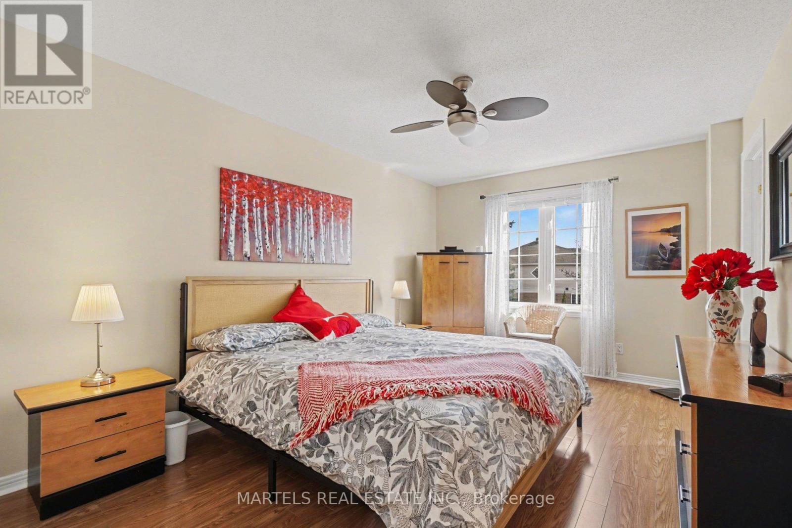 919 Markwick Crescent