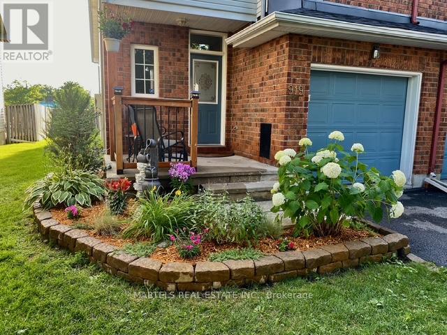 919 Markwick Crescent