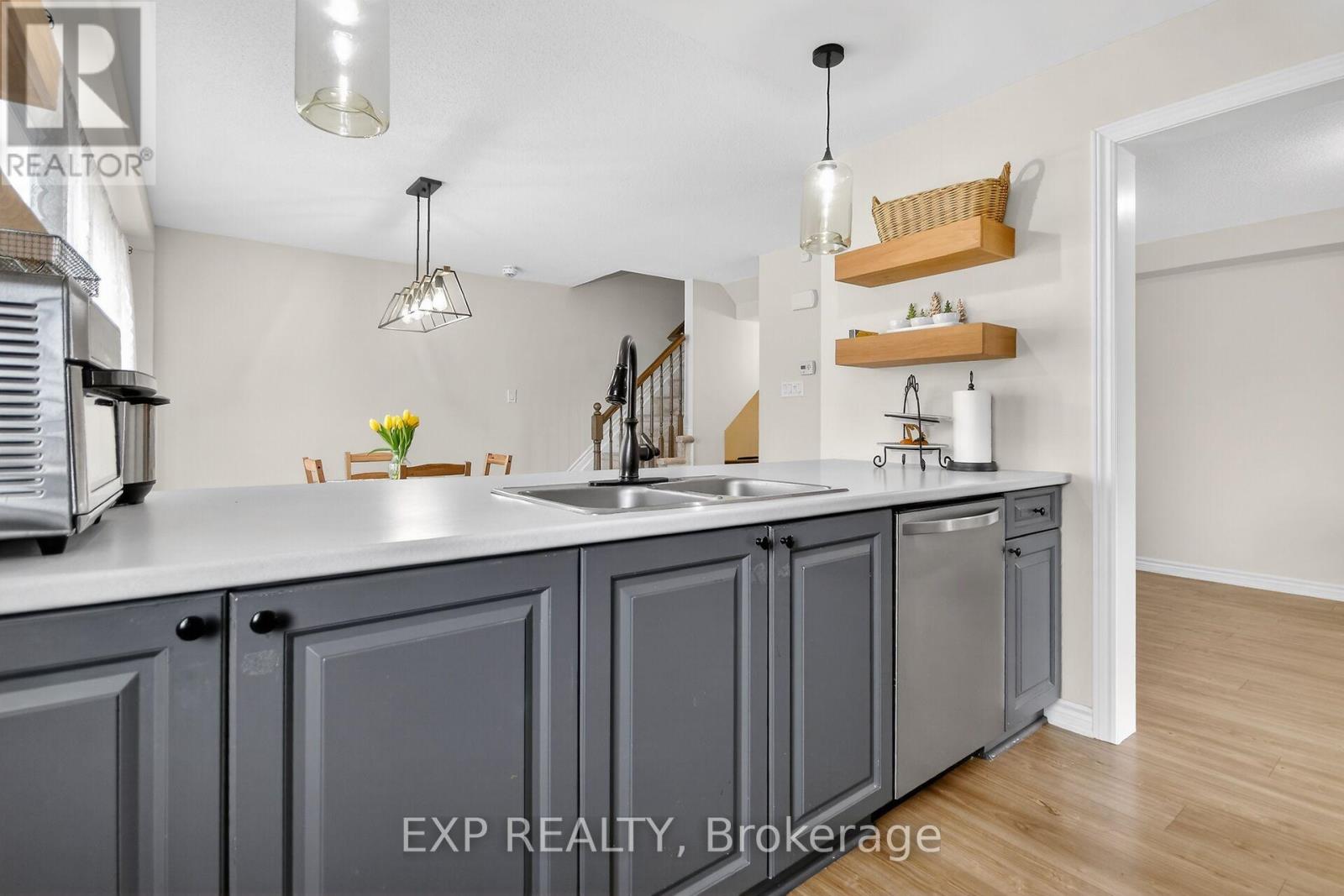 549 Ensatina Crescent