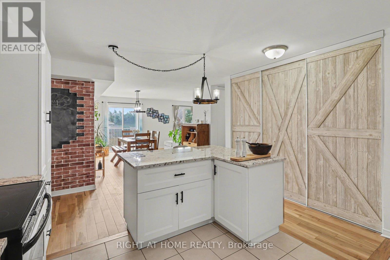 202 - 646 Cummings Avenue