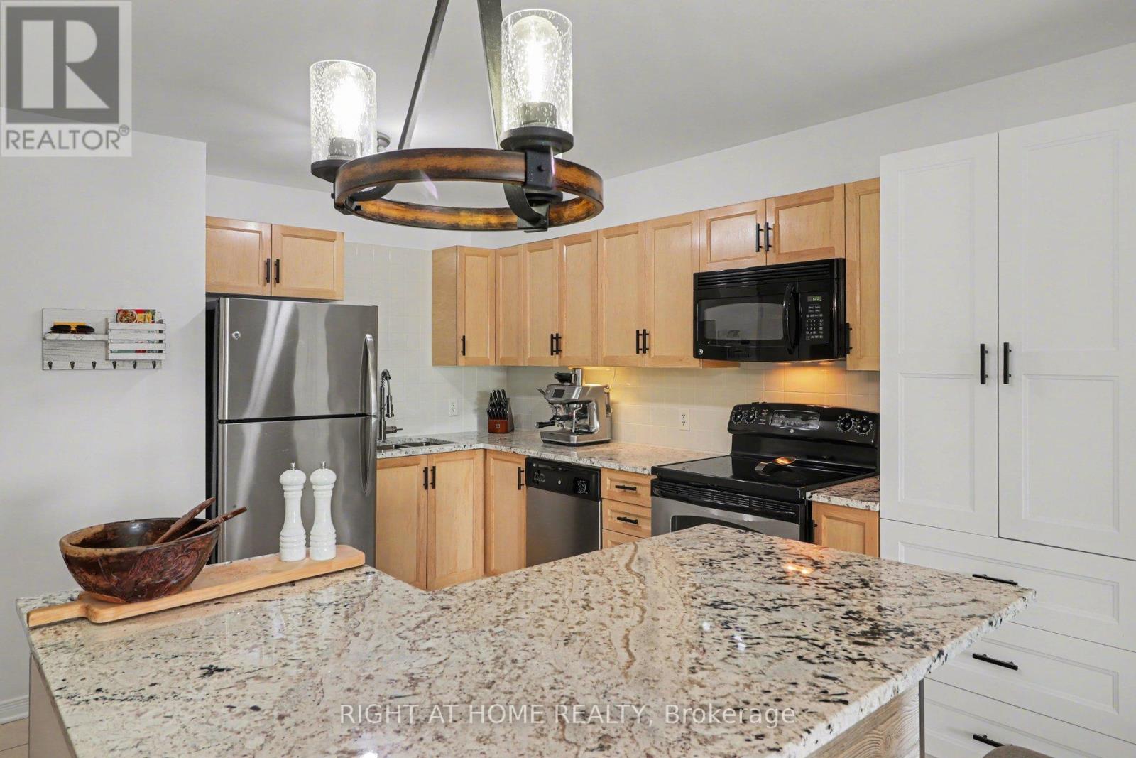 202 - 646 Cummings Avenue