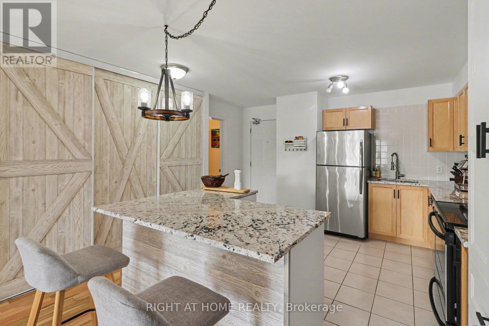 202 - 646 Cummings Avenue