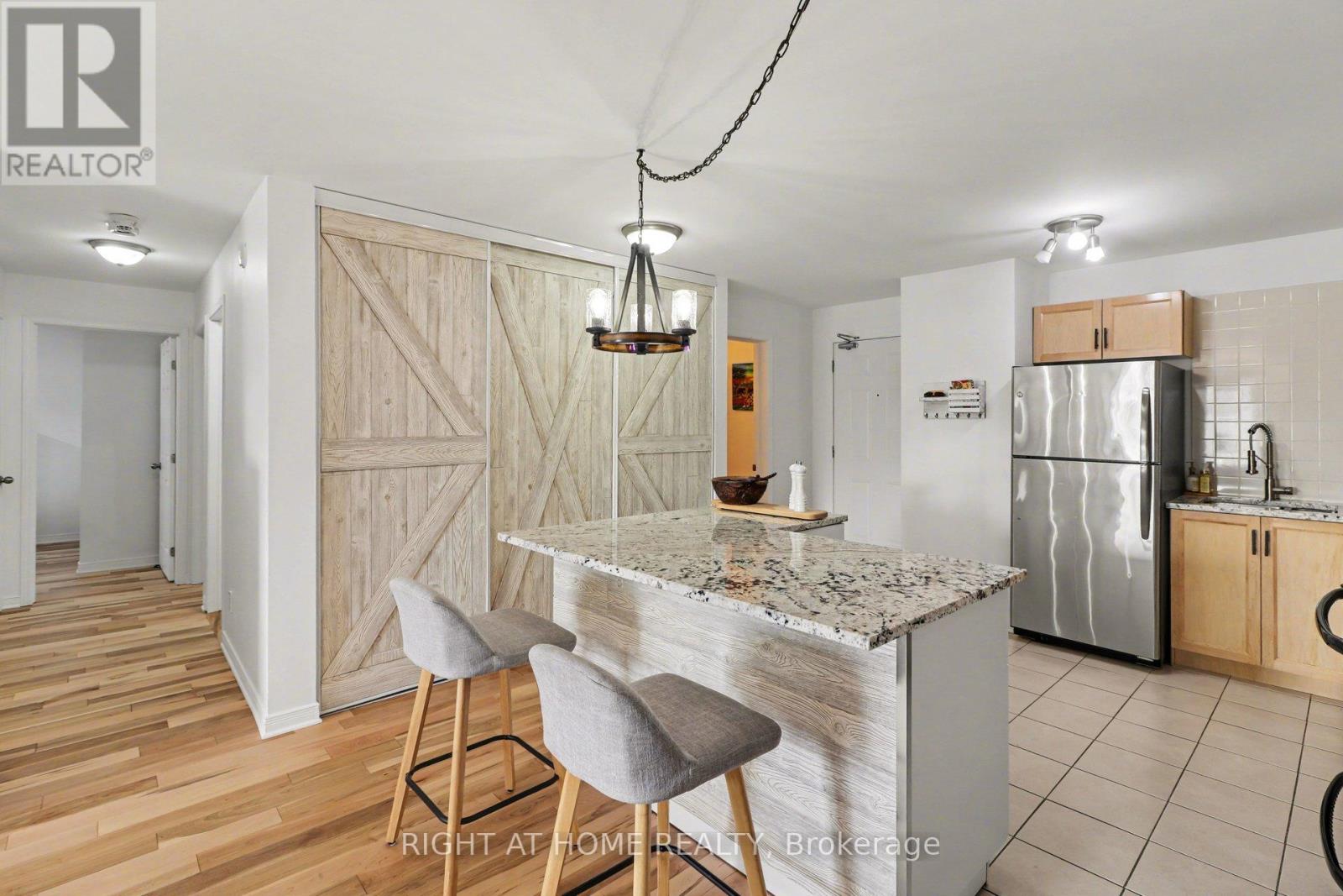 202 - 646 Cummings Avenue