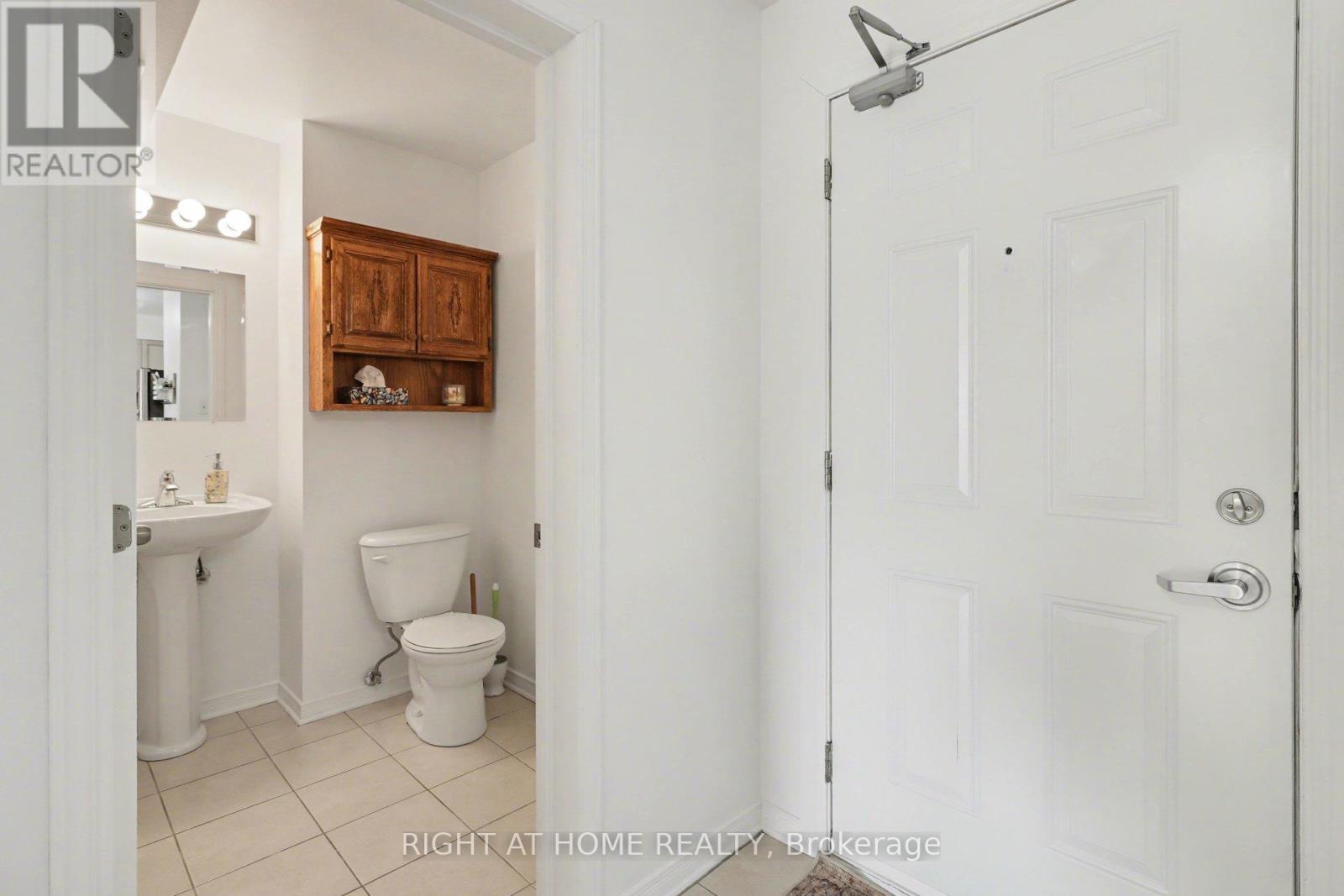 202 - 646 Cummings Avenue