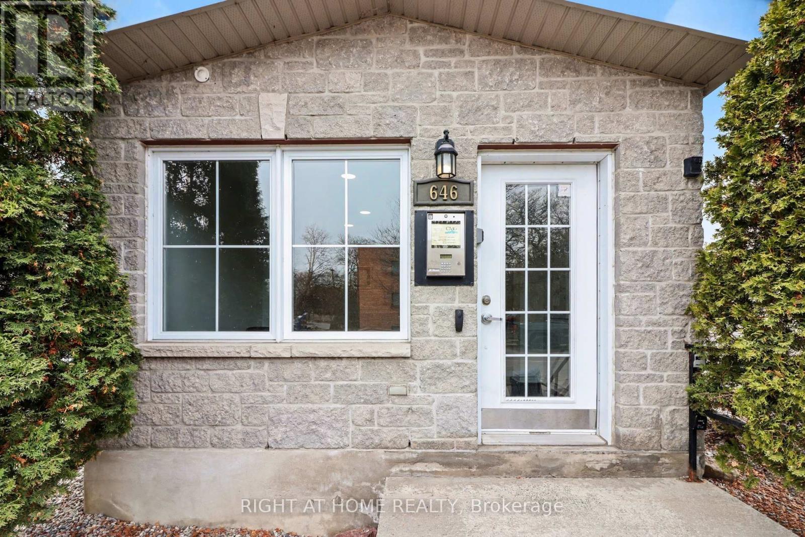 202 - 646 Cummings Avenue