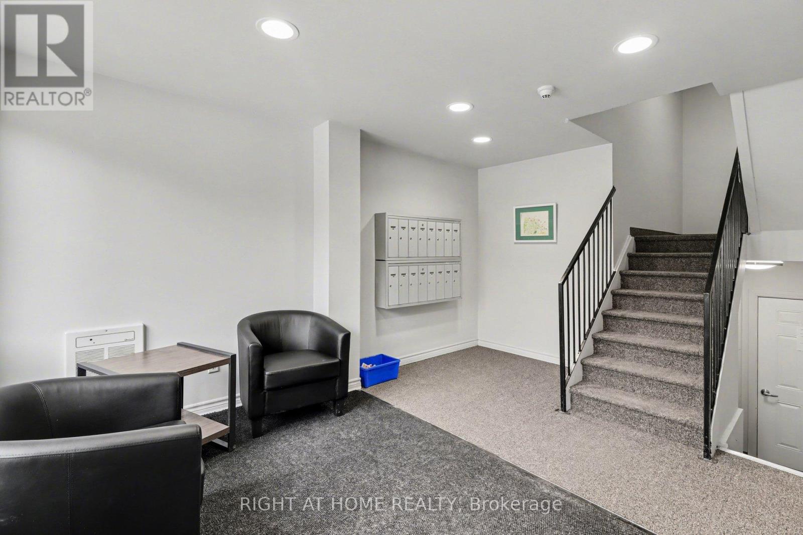 202 - 646 Cummings Avenue