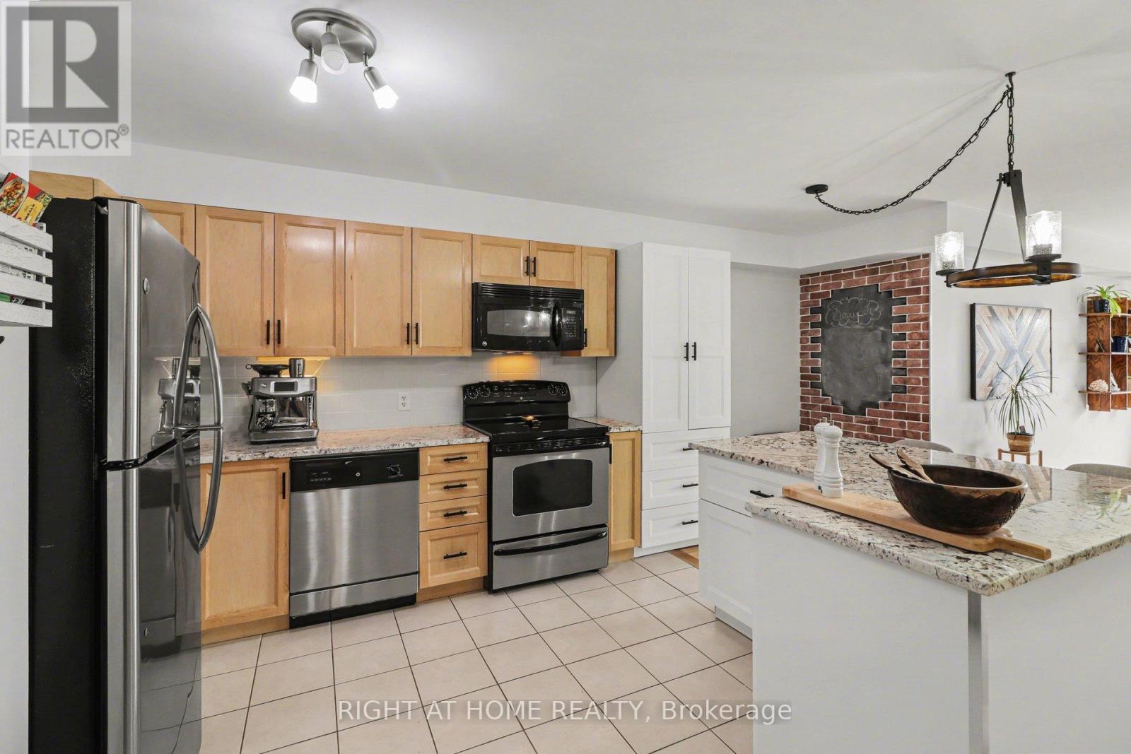 202 - 646 Cummings Avenue