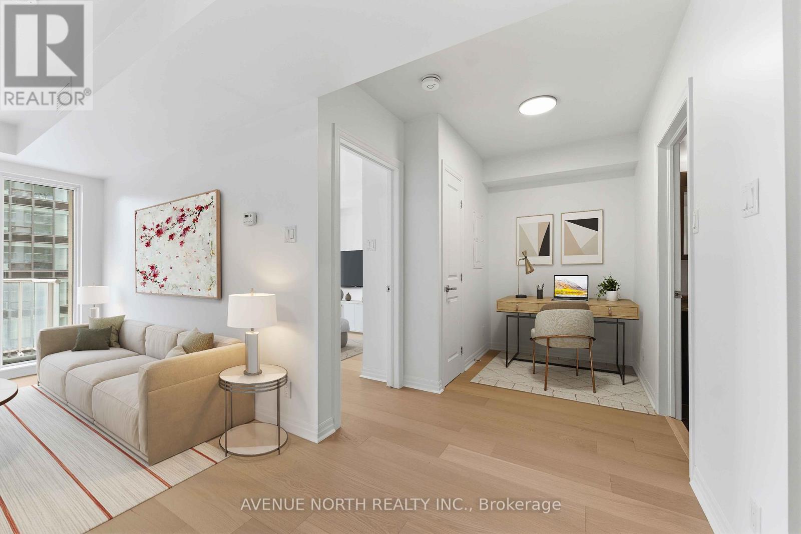 1102 - 242 Rideau Street