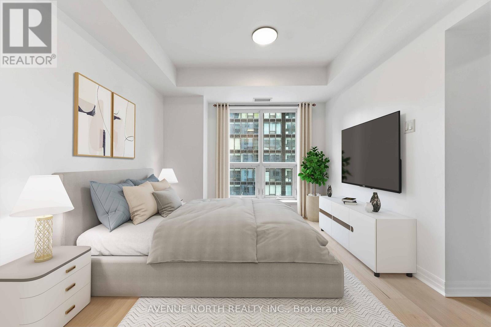 1102 - 242 Rideau Street