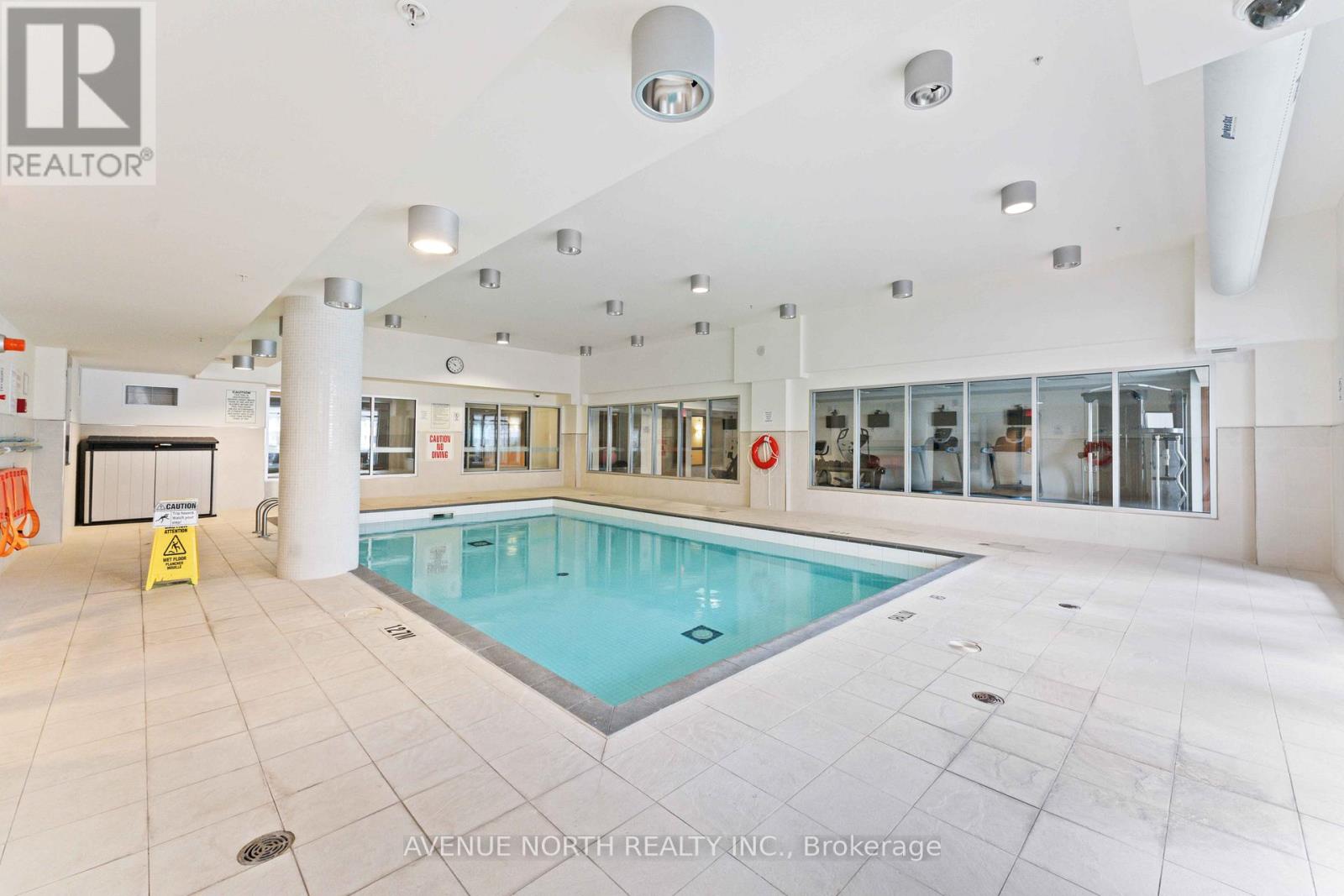 1102 - 242 Rideau Street