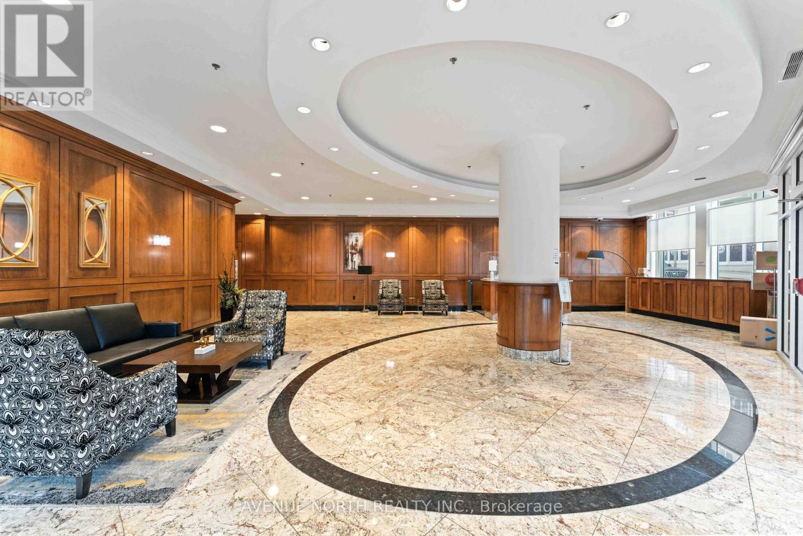 1102 - 242 Rideau Street