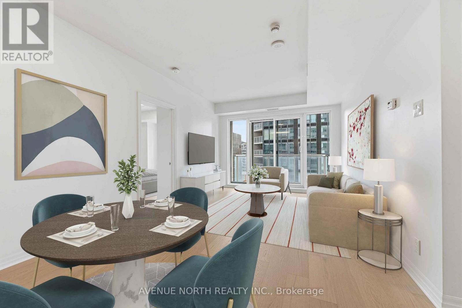 1102 - 242 Rideau Street