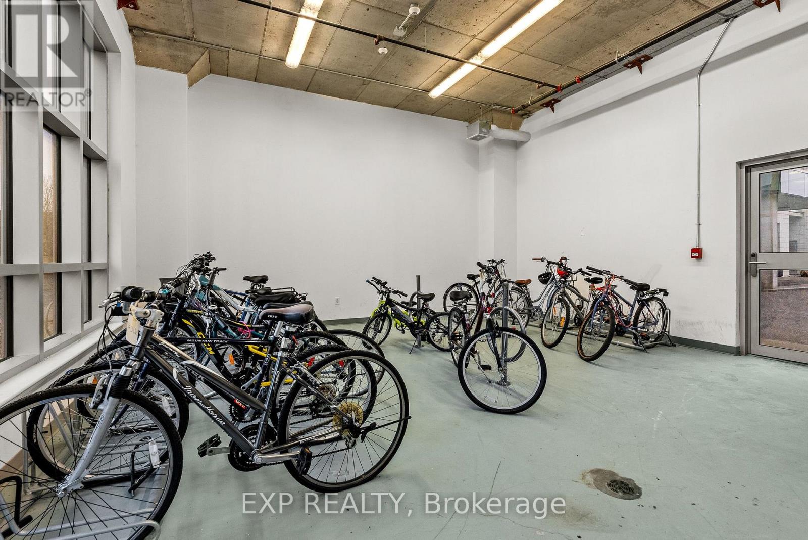 1006 - 330 Titan Private