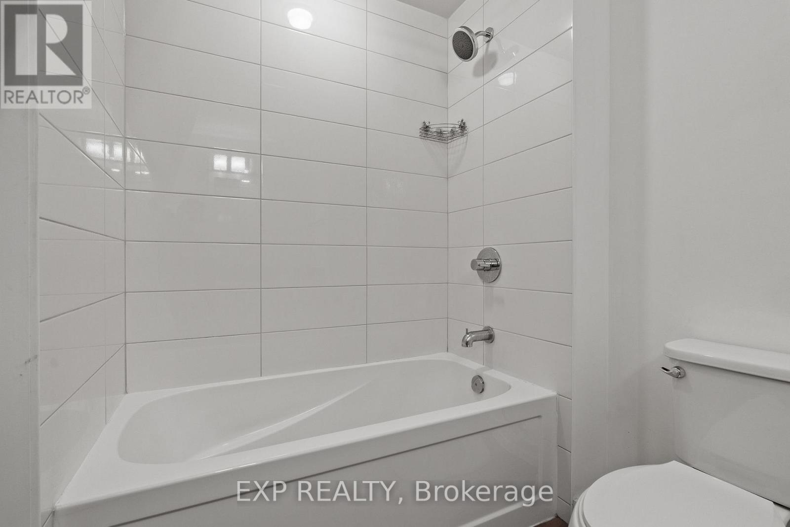 1006 - 330 Titan Private