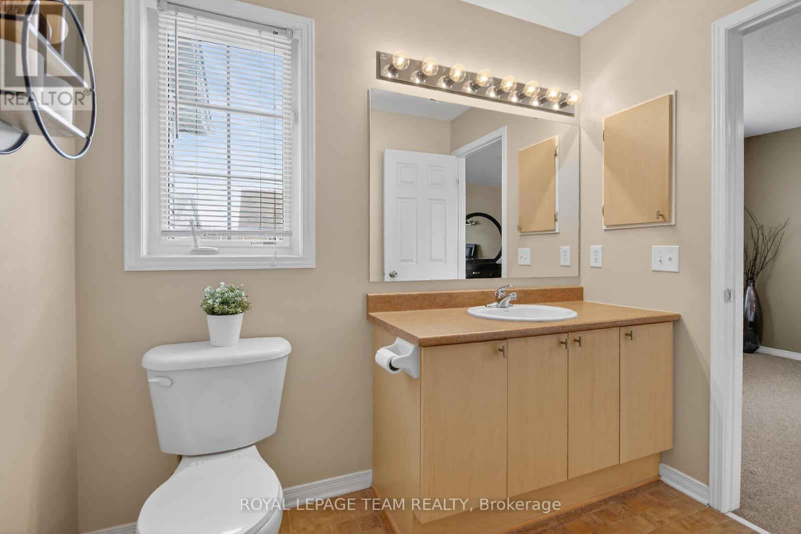 317 Copperfield Crescent