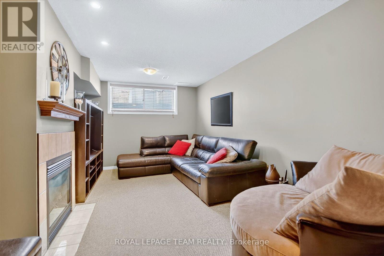 317 Copperfield Crescent