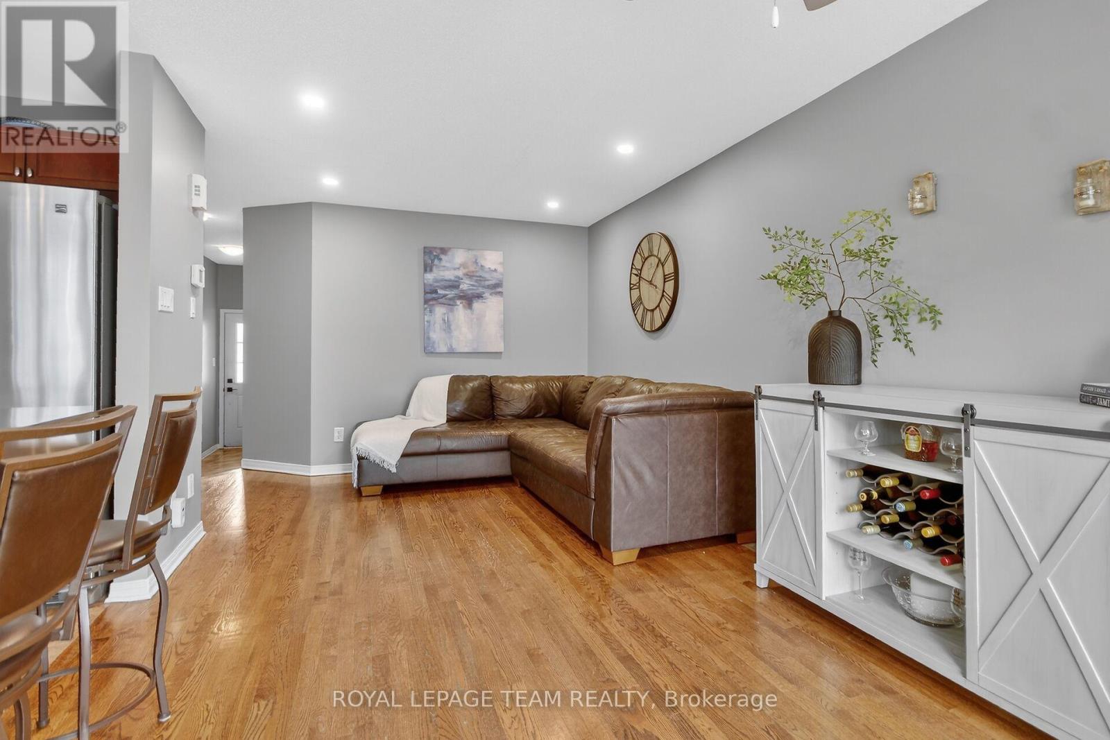 317 Copperfield Crescent