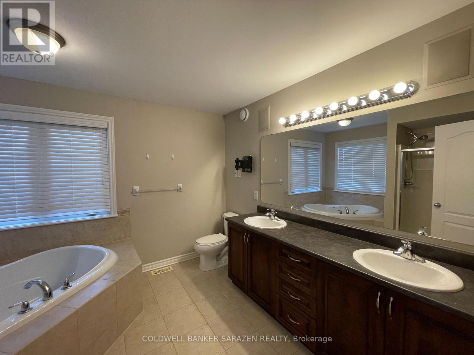 105 August Lily Crescent