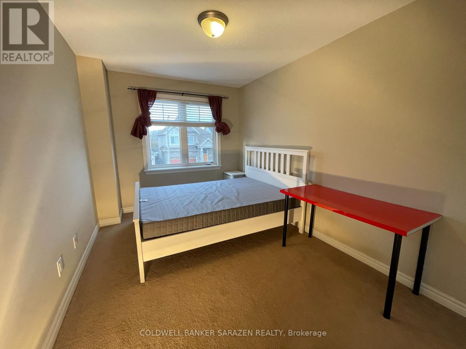 105 August Lily Crescent