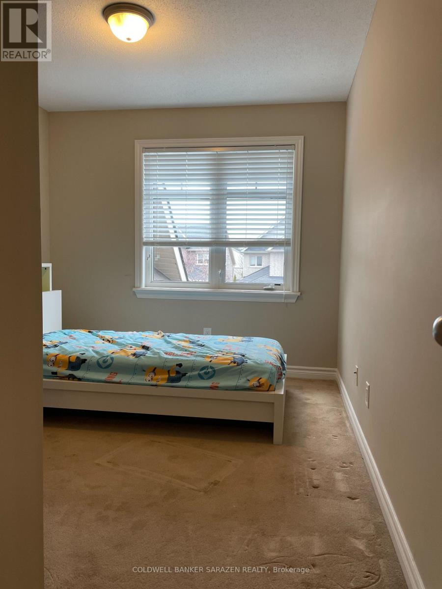 105 August Lily Crescent