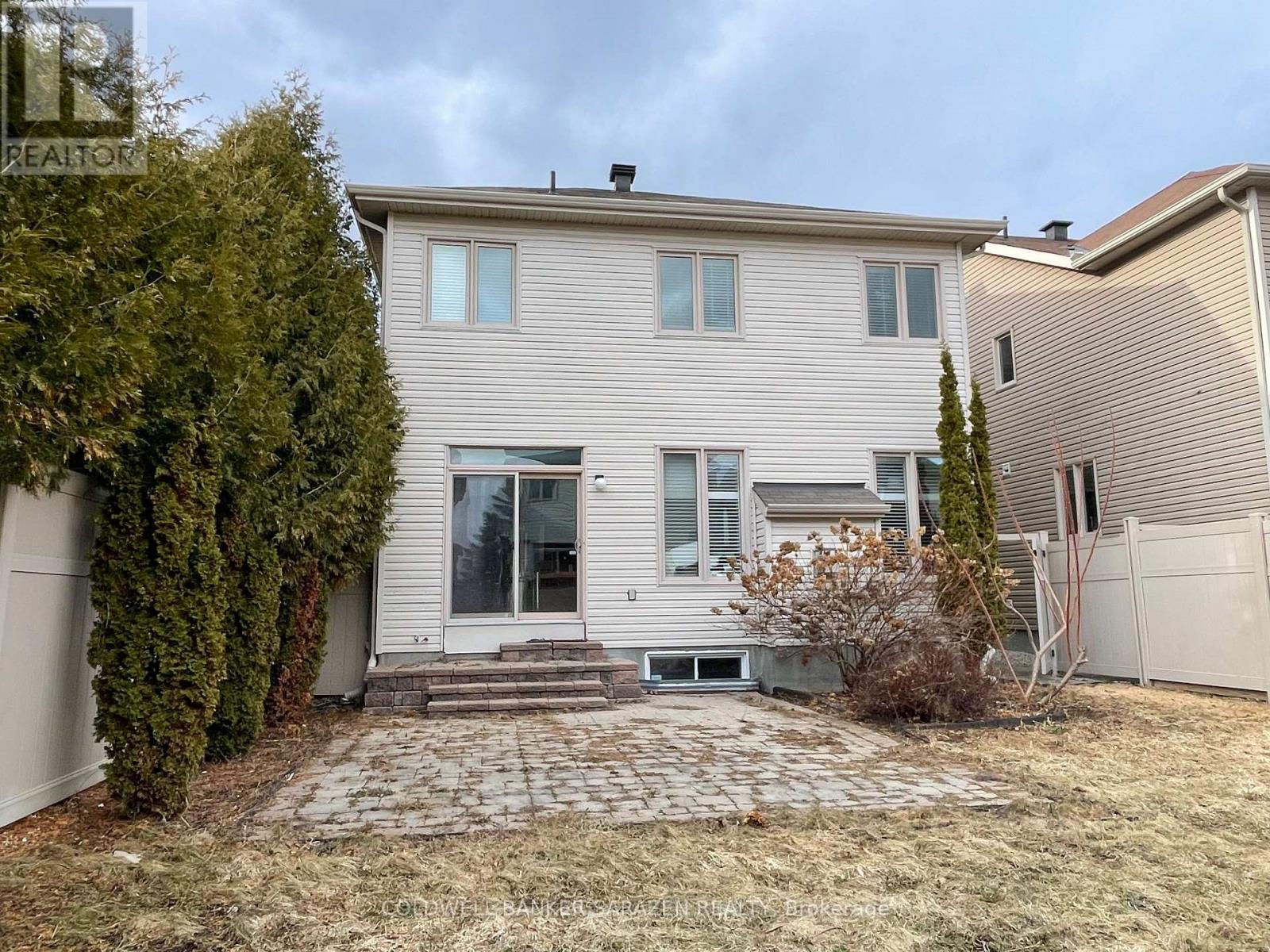 105 August Lily Crescent