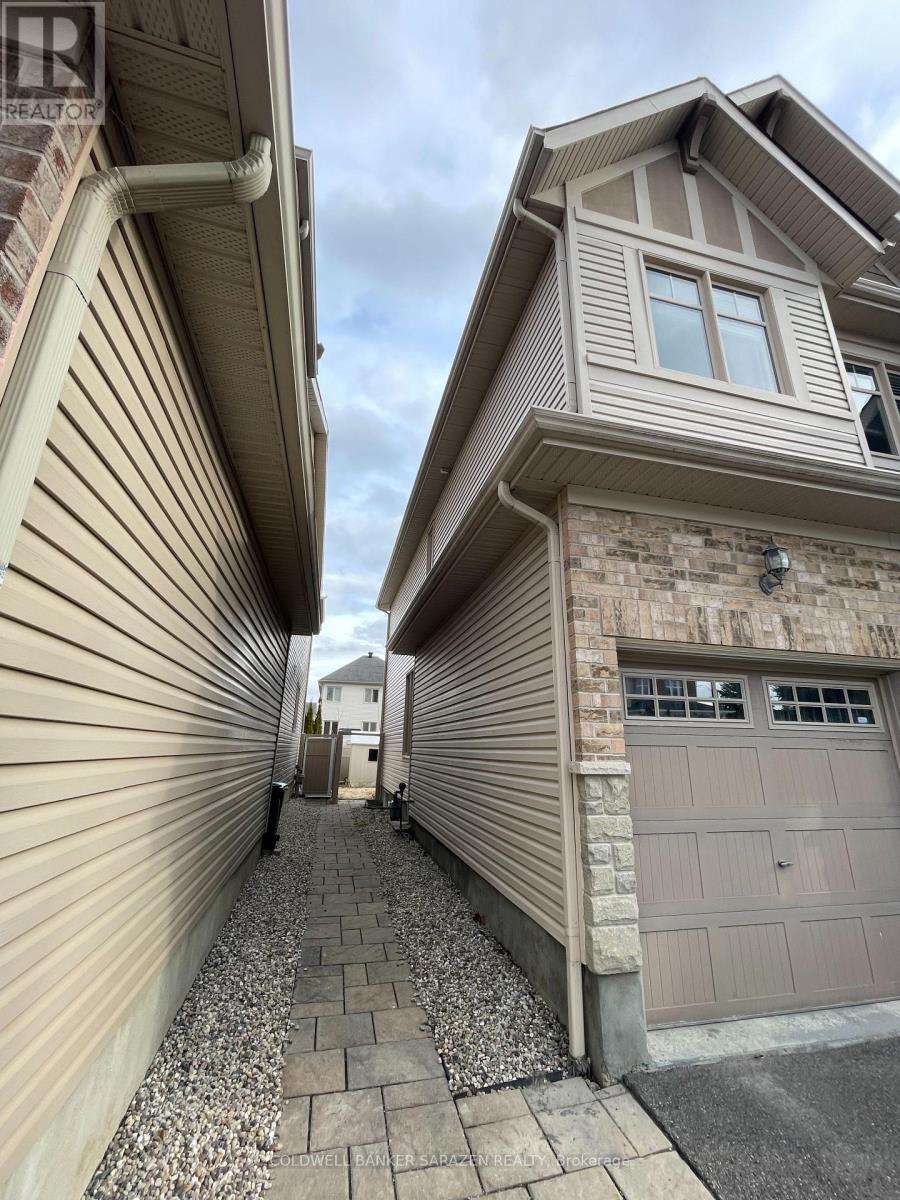 105 August Lily Crescent