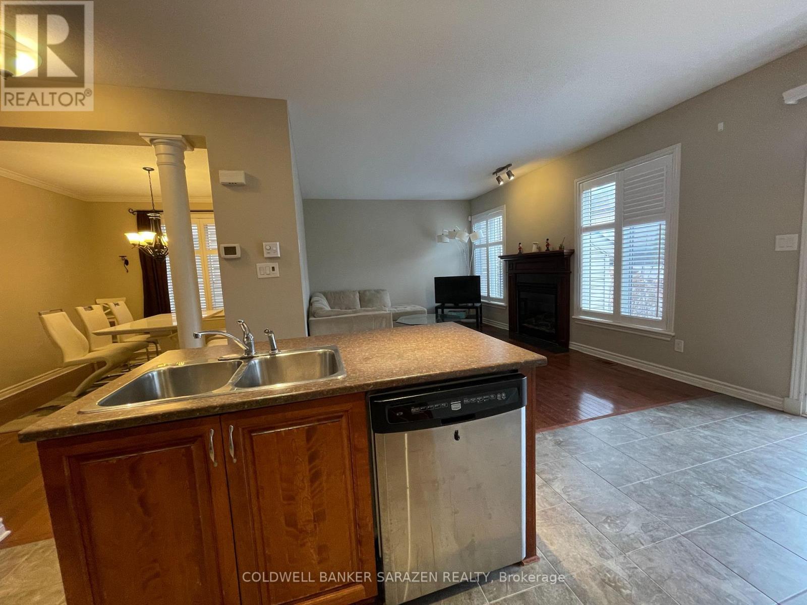 105 August Lily Crescent