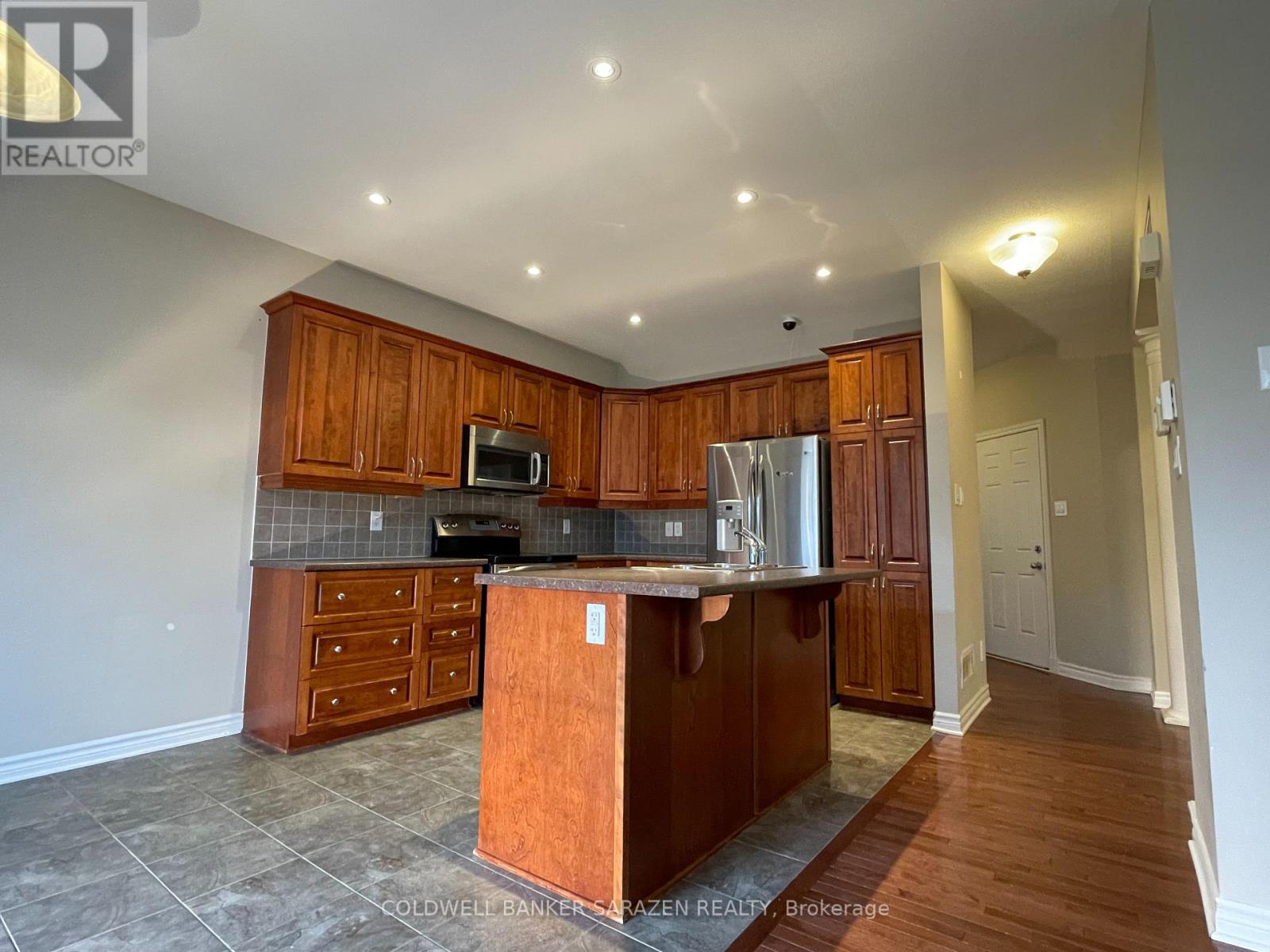 105 August Lily Crescent