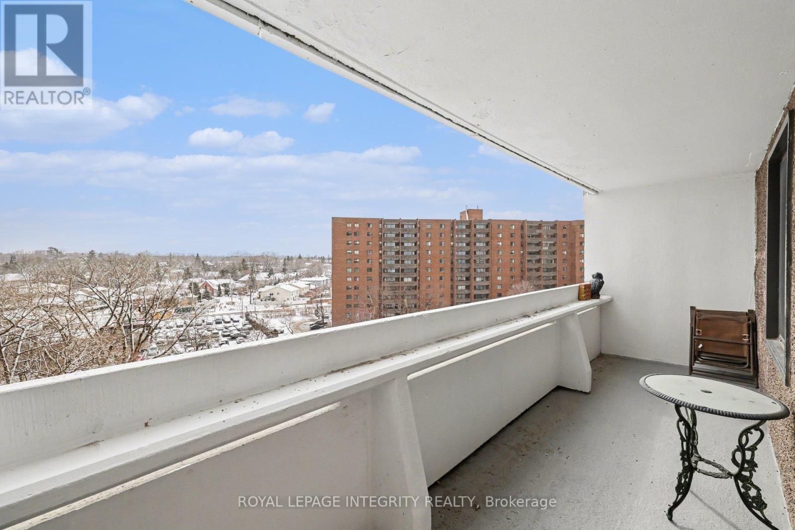 906 - 1081 Ambleside Drive