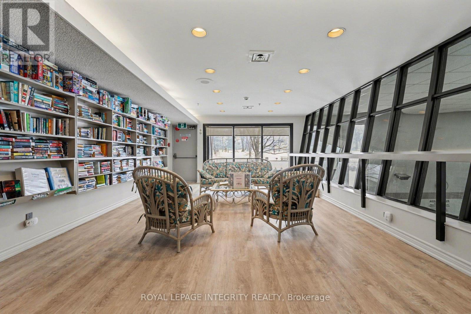 906 - 1081 Ambleside Drive