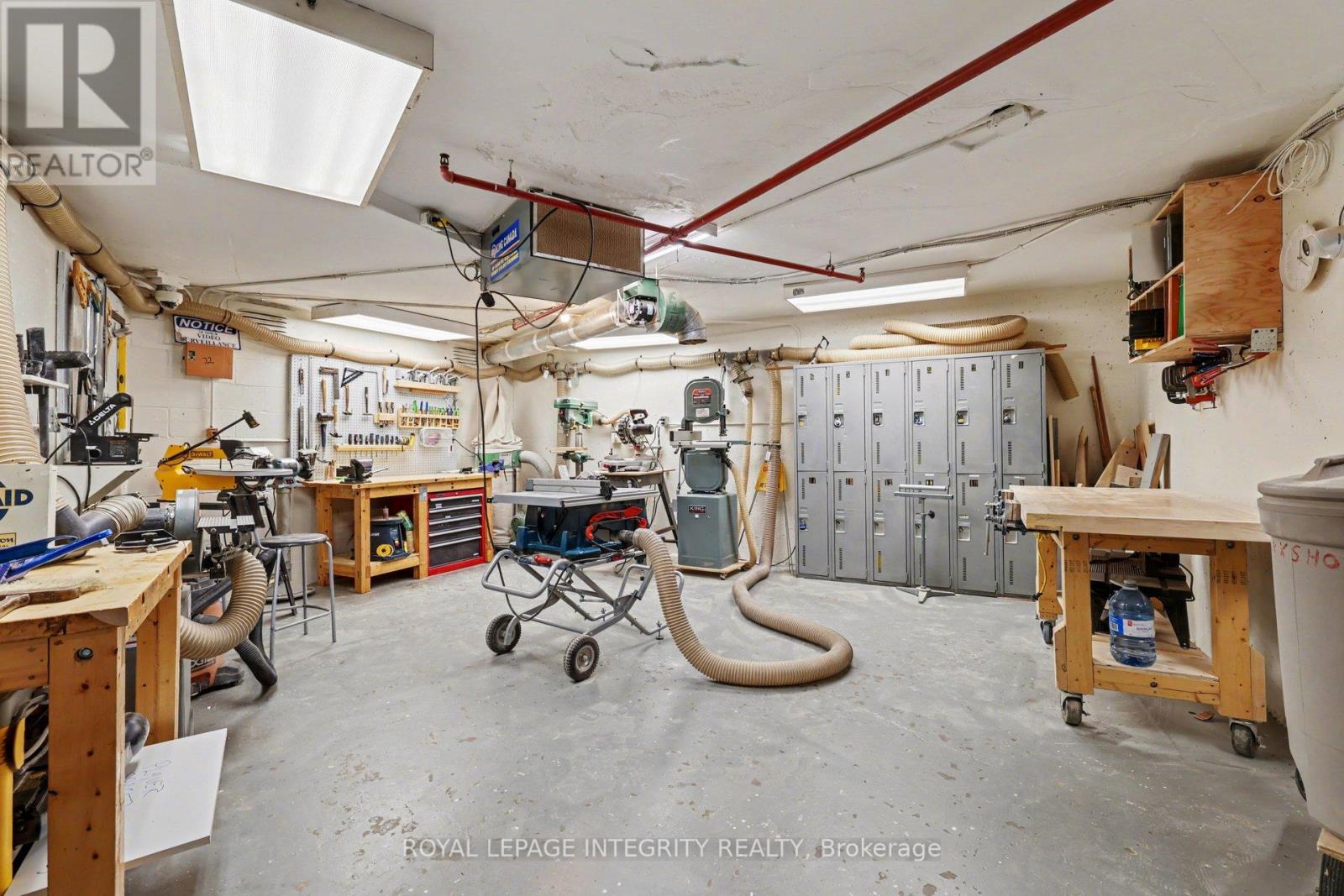 906 - 1081 Ambleside Drive