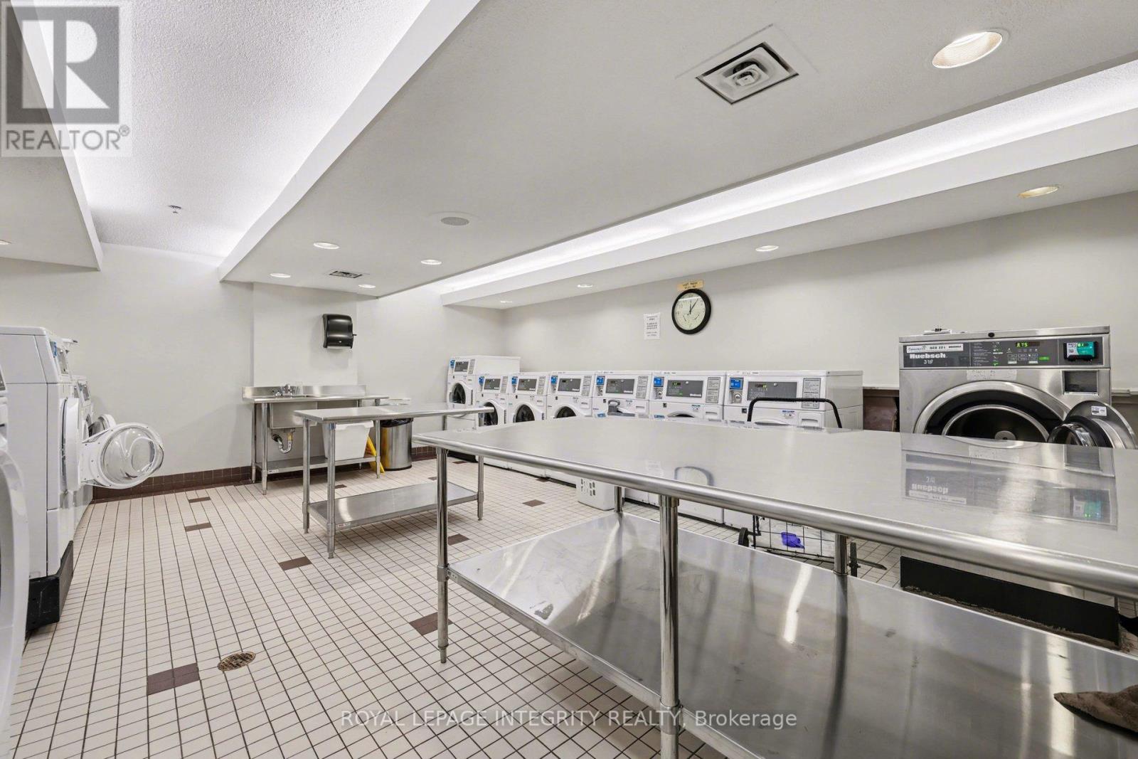 906 - 1081 Ambleside Drive