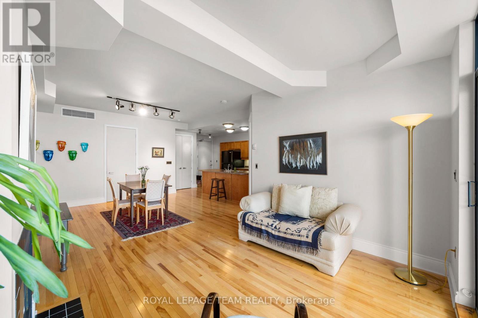 202 - 260 Besserer Street