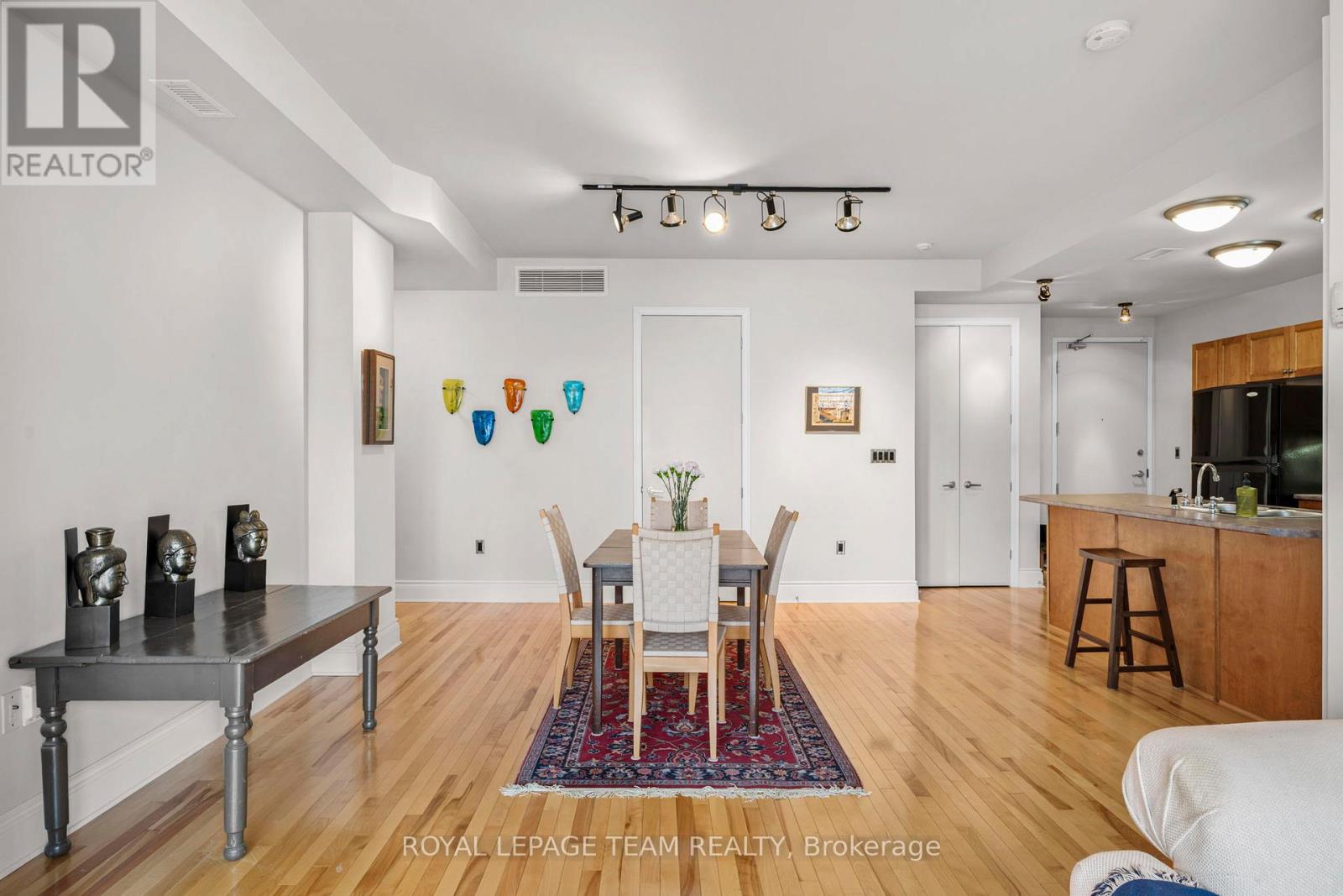 202 - 260 Besserer Street