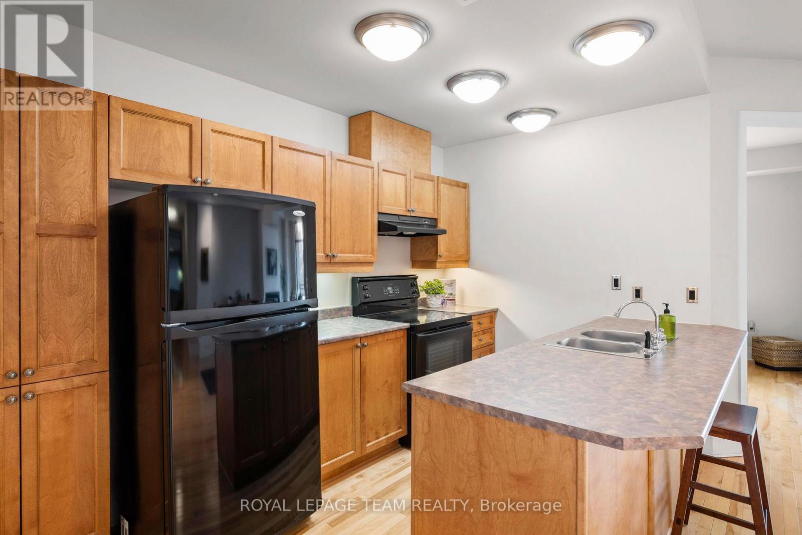 202 - 260 Besserer Street