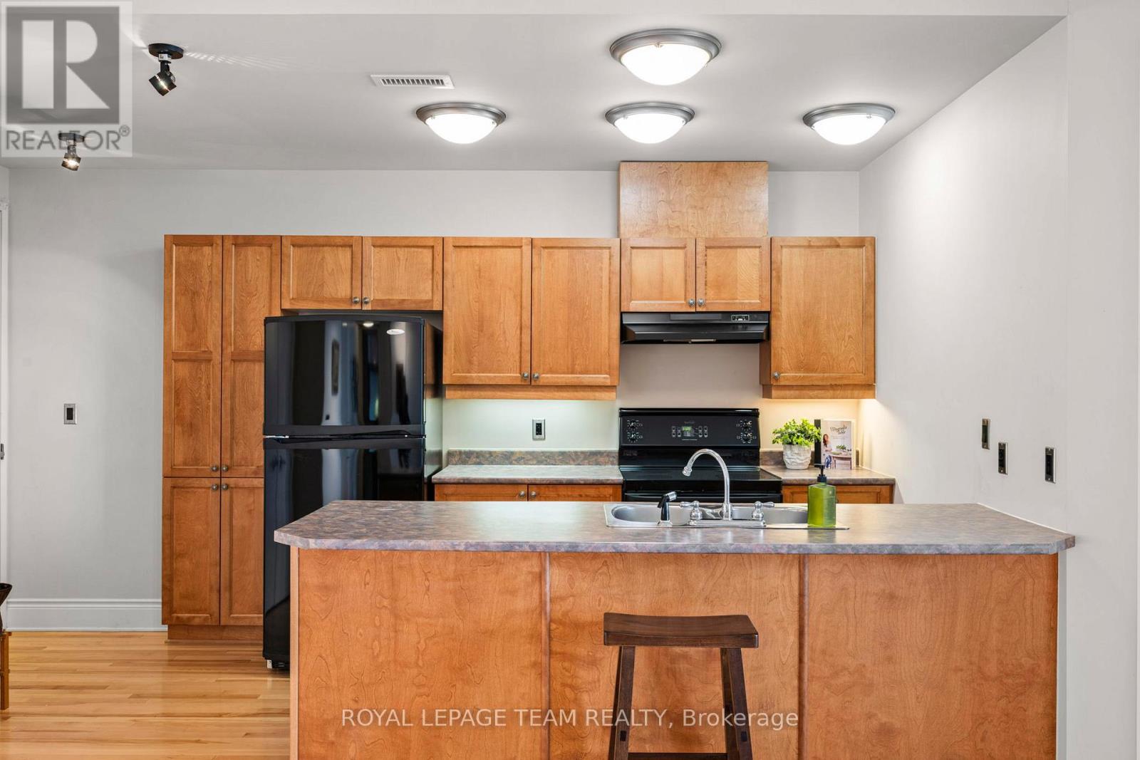 202 - 260 Besserer Street