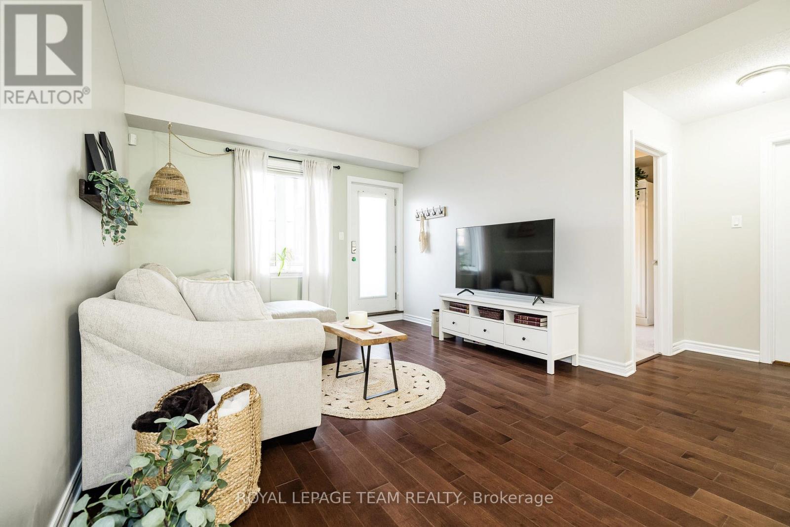 A - 19 Tadley Private