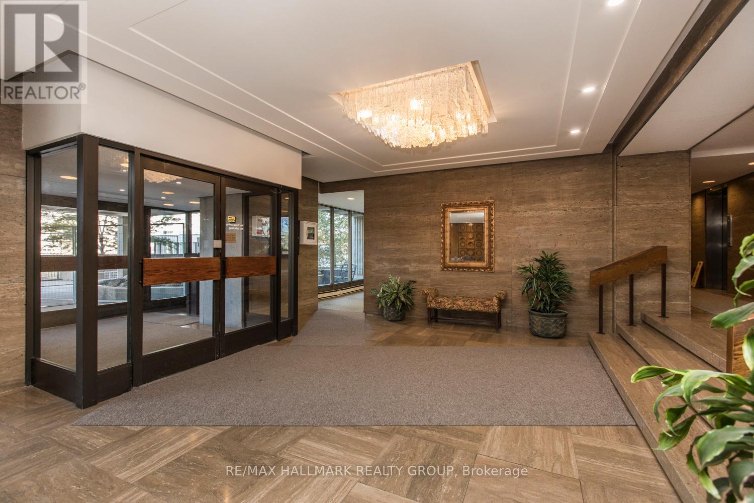 1706 - 2625 Regina Street