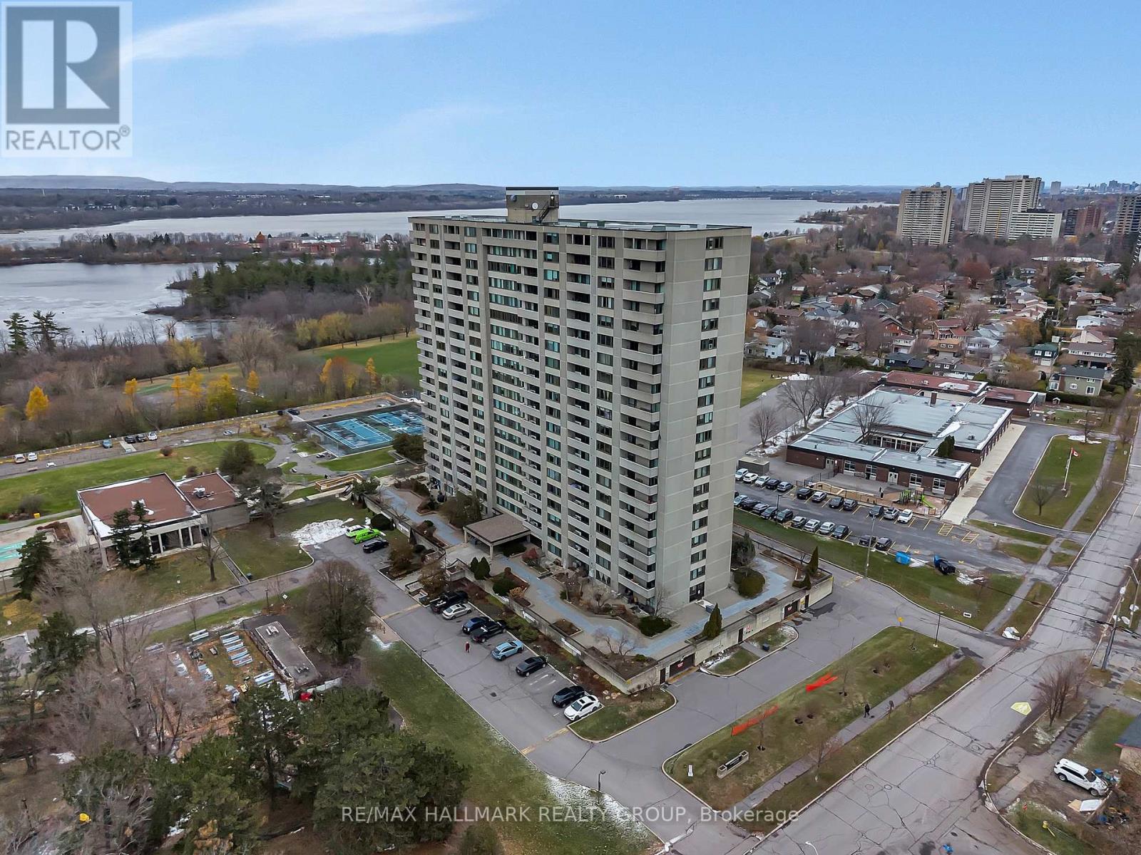 1706 - 2625 Regina Street