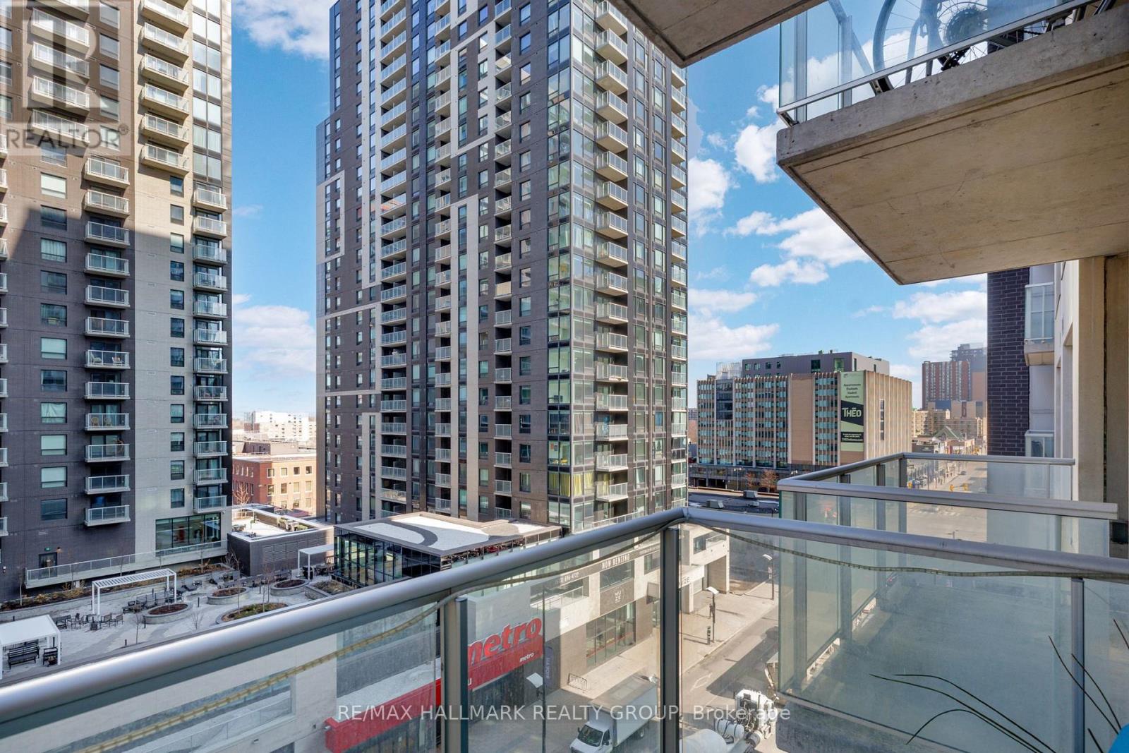 803 - 242 Rideau Street