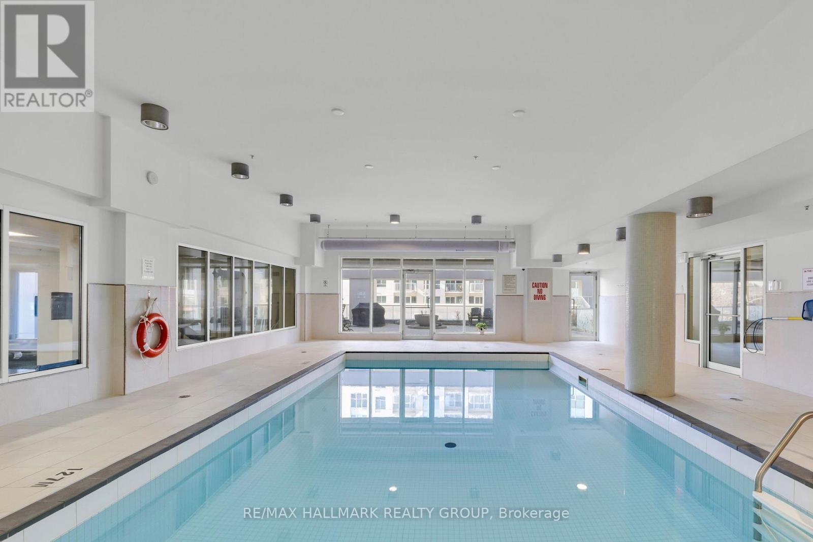 803 - 242 Rideau Street