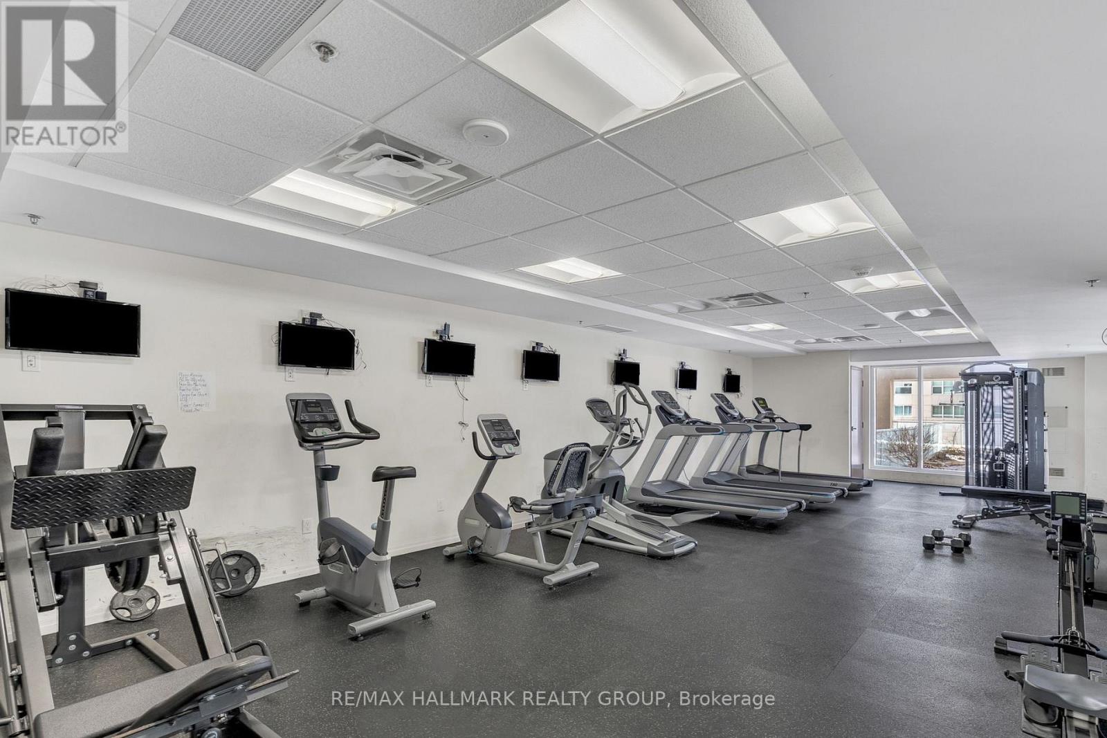 803 - 242 Rideau Street