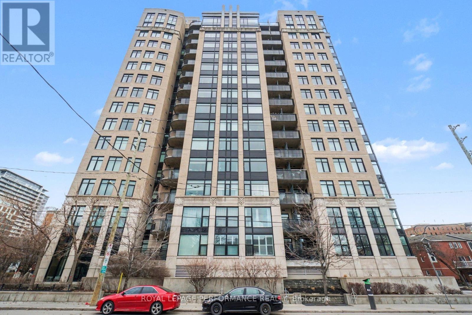 801 - 245 Kent Street