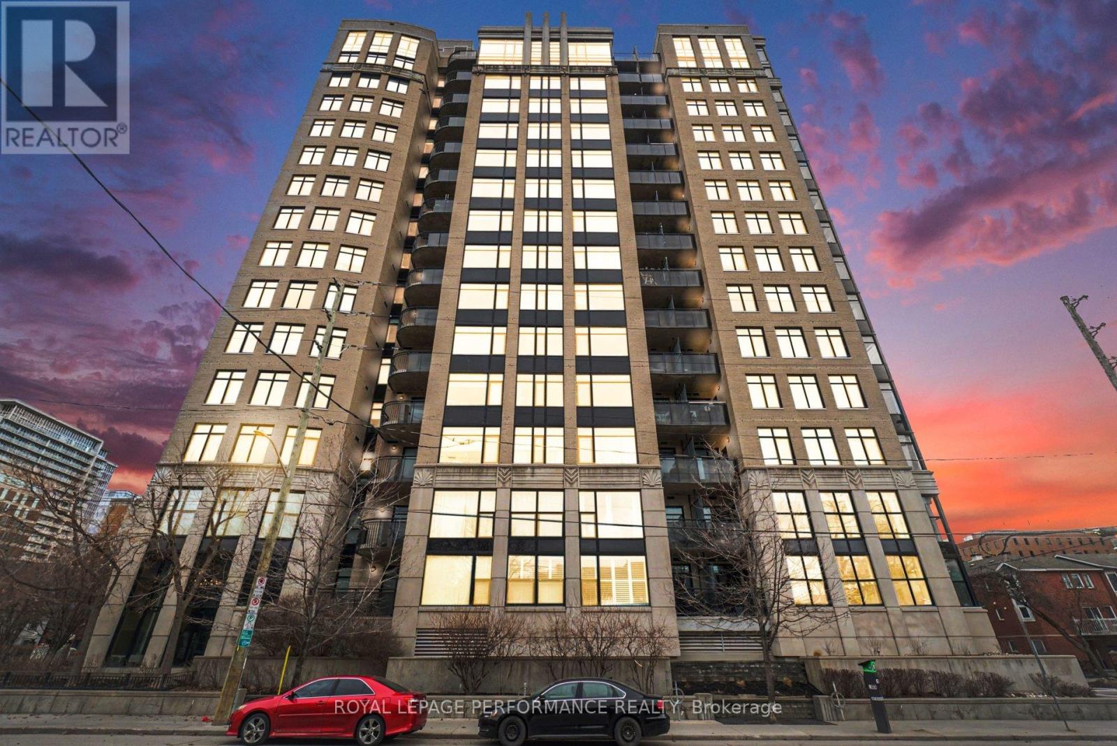 801 - 245 Kent Street