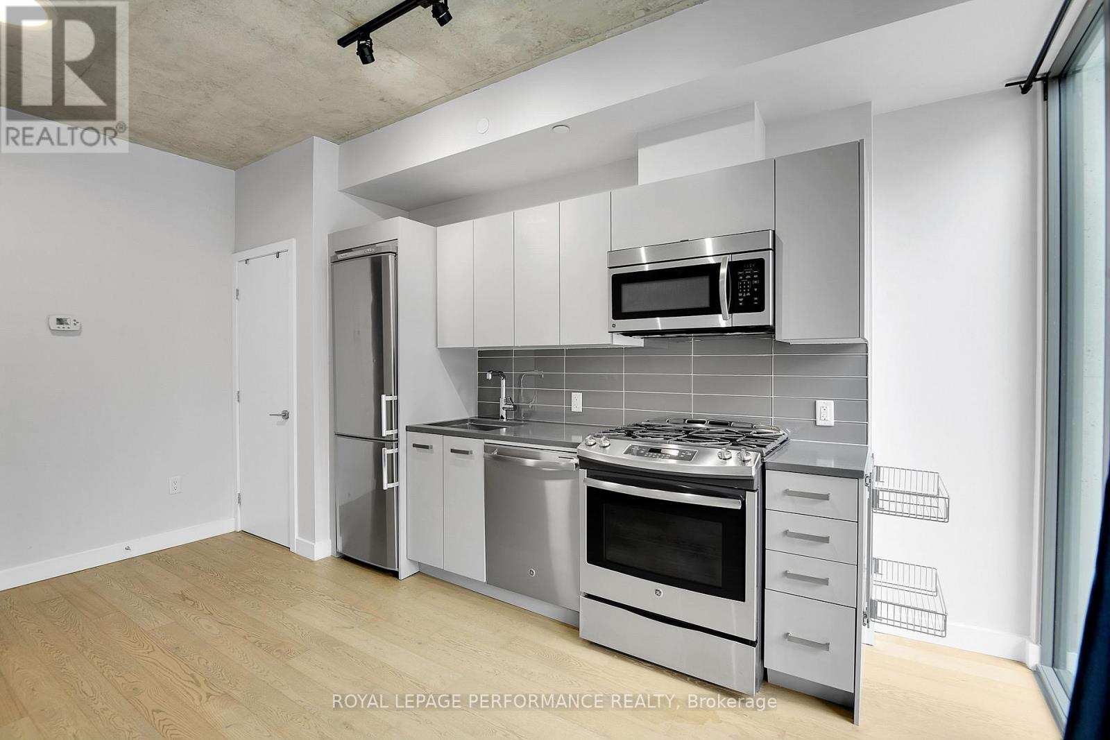 708 - 224 Lyon Street N